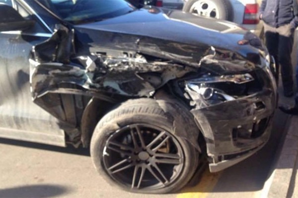 Gəncədə avtomobillər toqquşdu - sürücü yaralandı